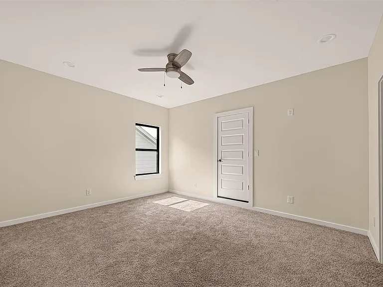 90 Burress St #B — Photo 14