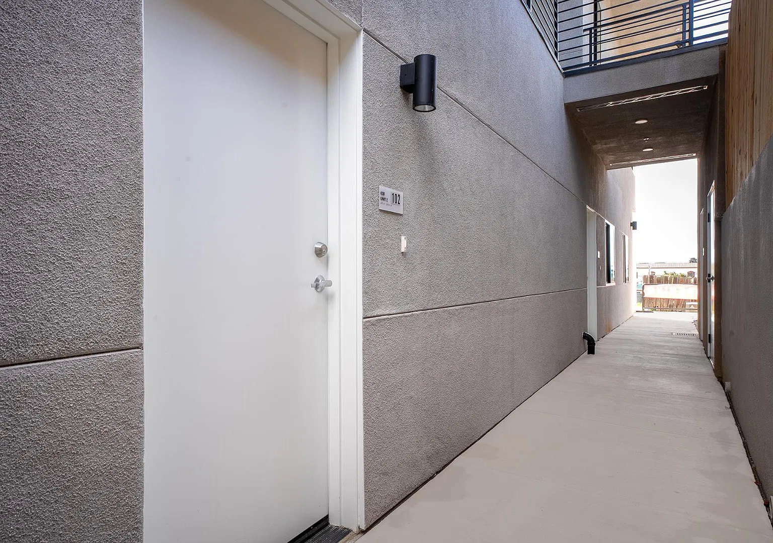 1815 La Siesta Way - 102 — Photo 1