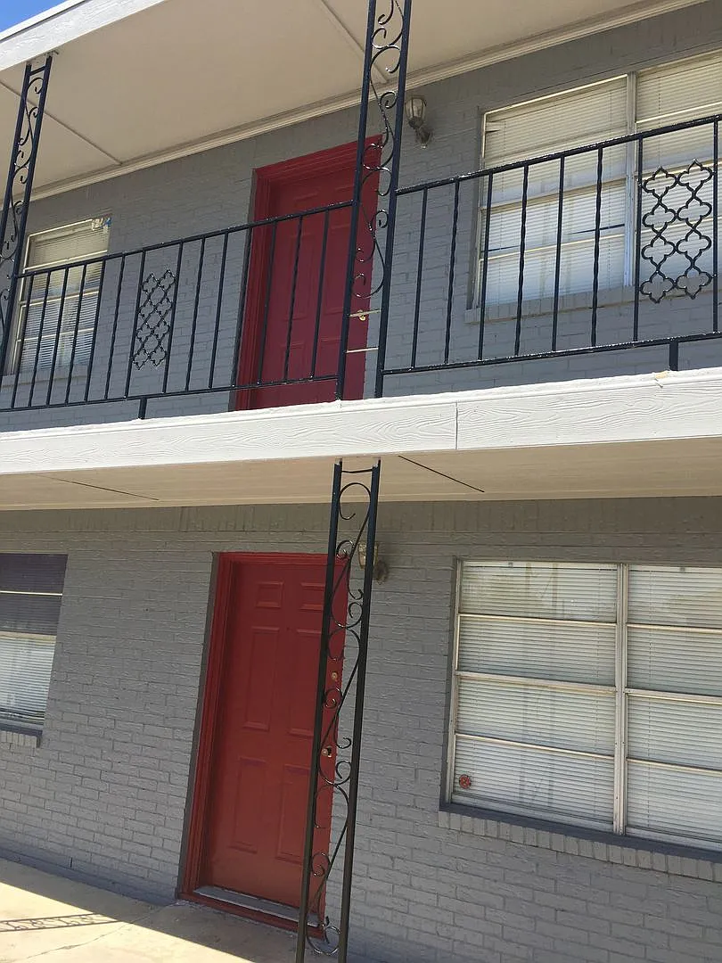 304 Carpenter St — Photo 4