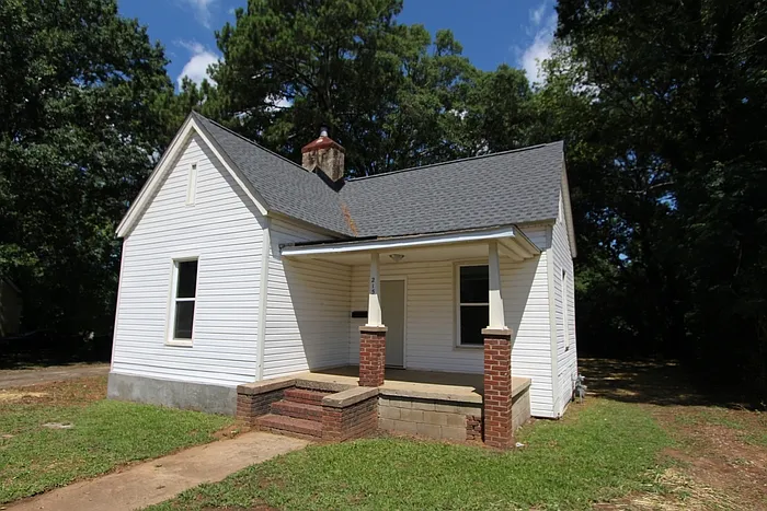 215 Stewart Ave — Photo 1