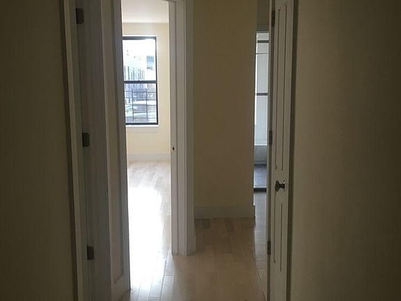 4th image of 3350 Fenton Ave