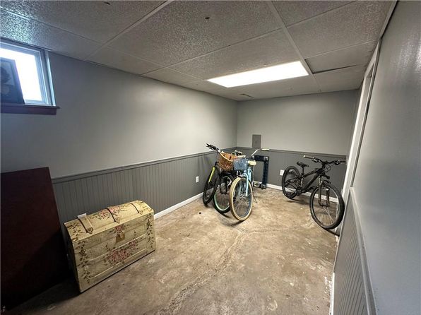 727 S Central St, Olathe, KS 66061