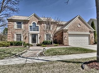 25804 Lochmoor Ln, Novi, MI 48374
