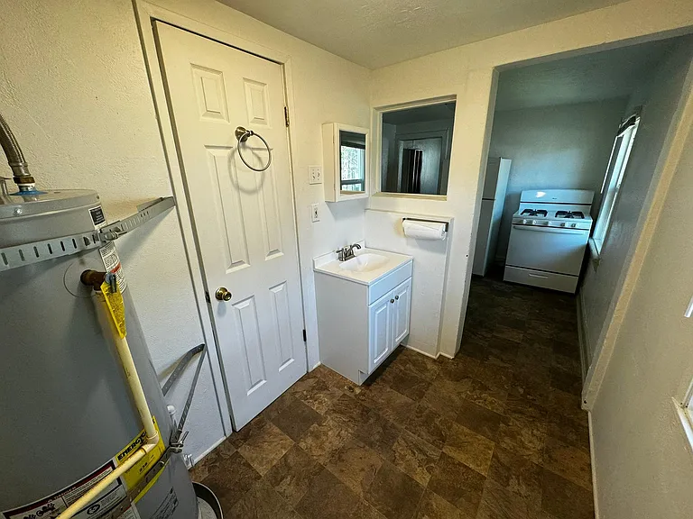 212 E Pine St #2 — Photo 7