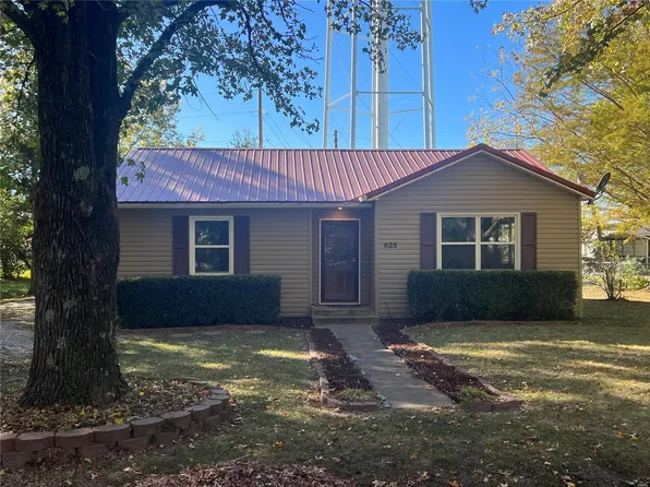 825 N Washington Ave, Saint James, MO 65559