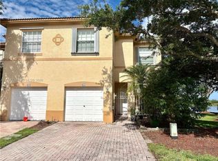 677 NW 170th Ter, Pembroke Pines, FL 33028