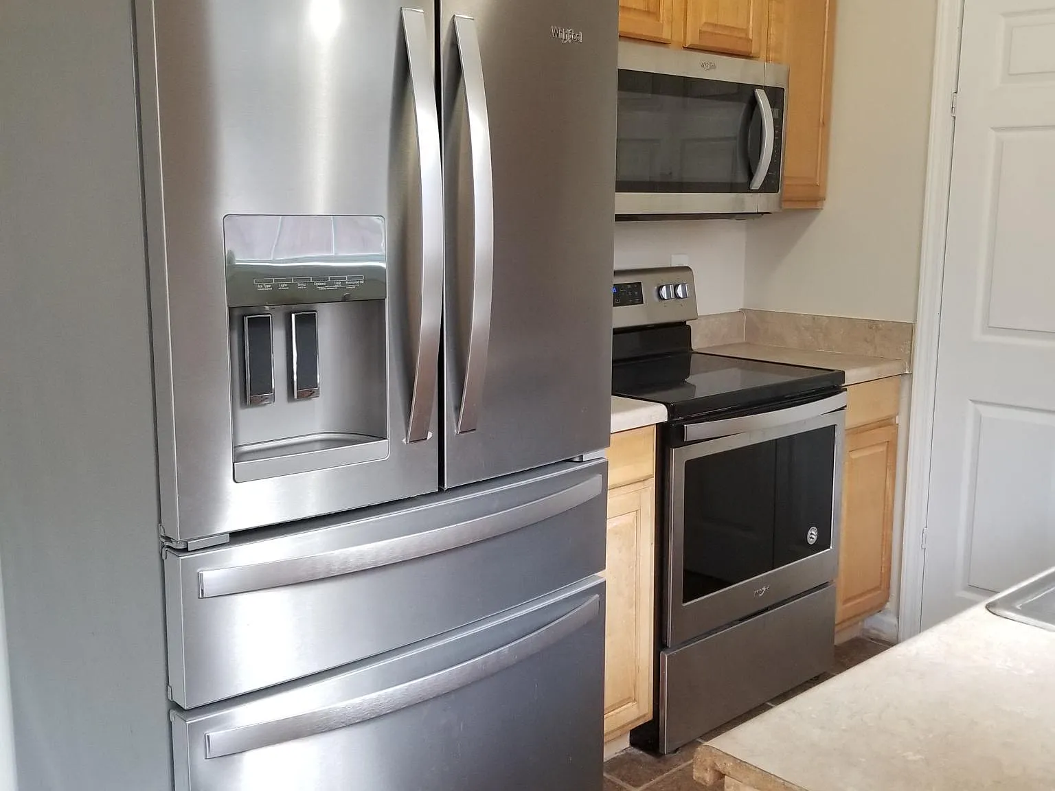 3016 Faircroft Way — Photo 4