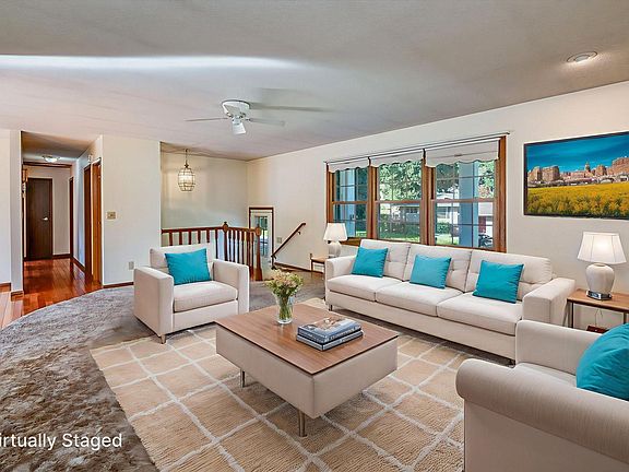 2nd image of 105 Eltinge Pl