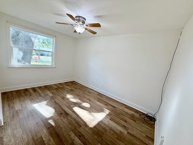 3042 Hanna Ct — Photo 10