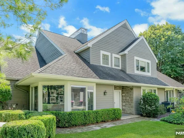279 Barnstable Dr, Wyckoff, NJ 07481
