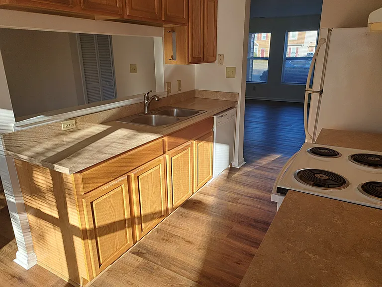 5685 Campus Dr — Photo 16