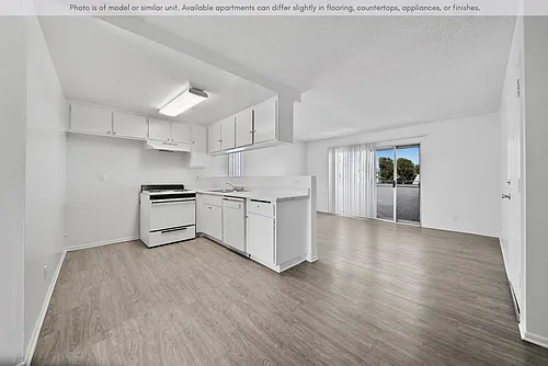 Summer Breeze Apartments Photo 1