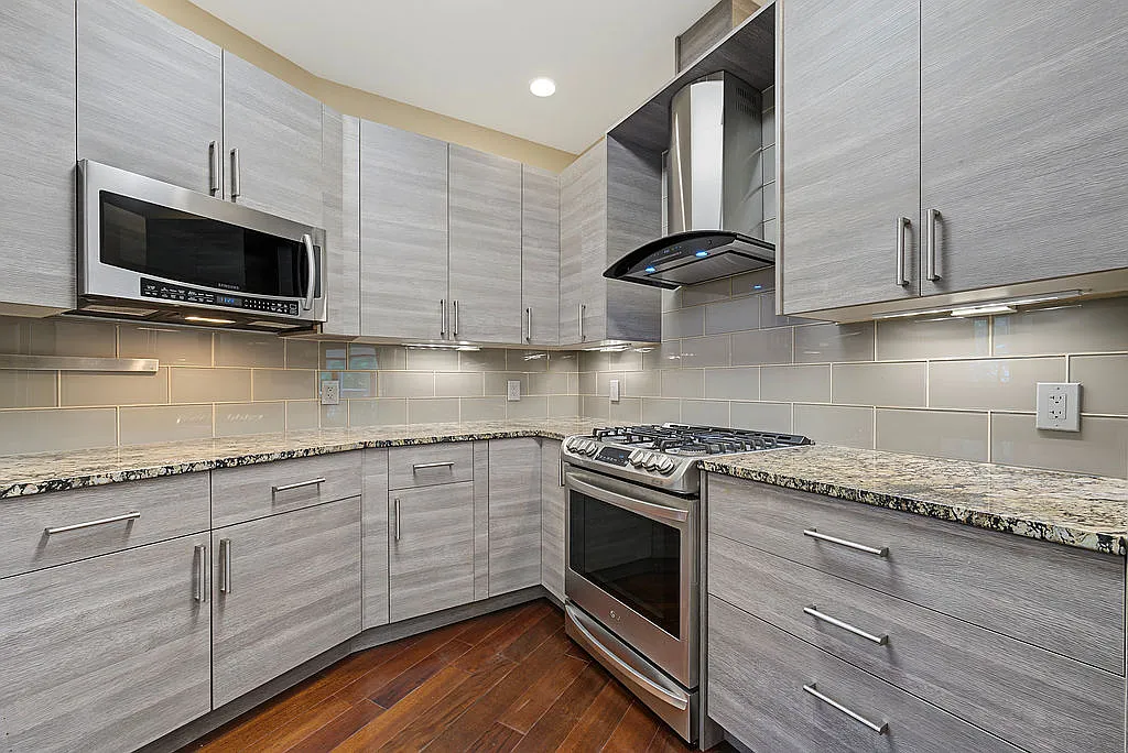 2 bed, 1500 sqft, $2,100 — Photo 3