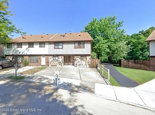 366 Rolling Hill Grn, Staten Island, NY 10312