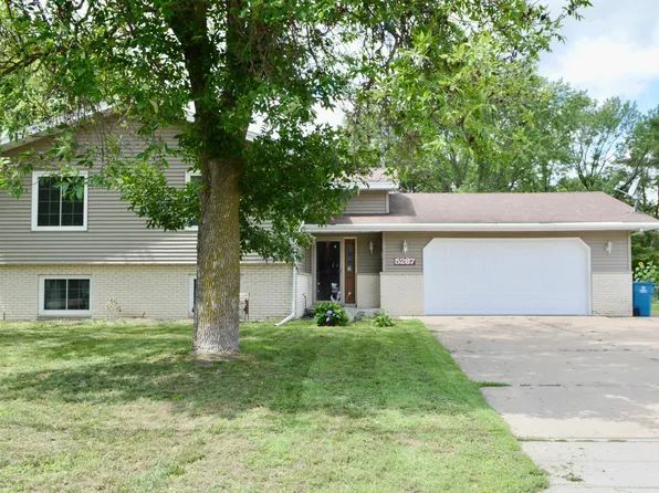 5287 Edgewood Dr, Mounds View, MN 55112