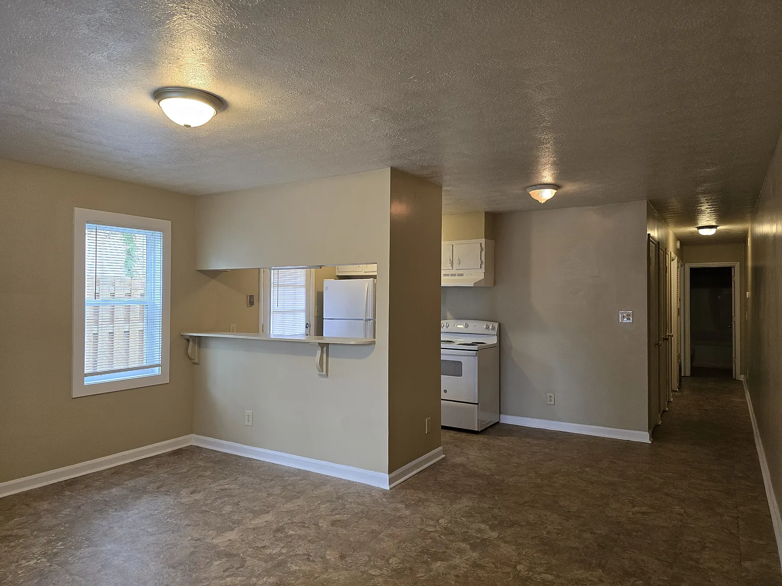 2 bed, 800 sqft, $890 — Photo 2