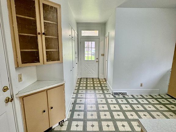 3rd image of 211 N Adams St APT 2