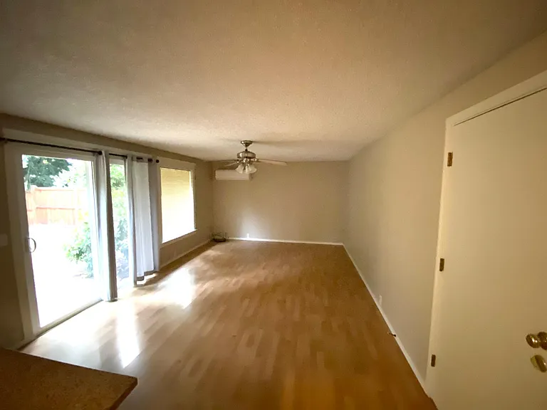 138 Lynnbrook Dr — Photo 5