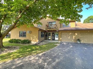 1160 Brittany Ct APT 94, Neenah, WI 54956