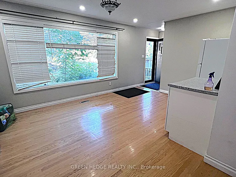 199 Dixie Cres — Photo 7