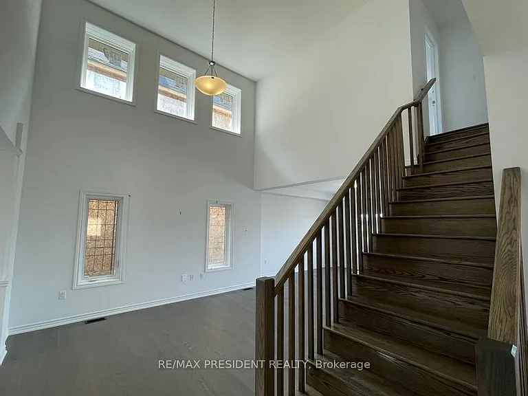 35 Whitton Dr — Photo 10