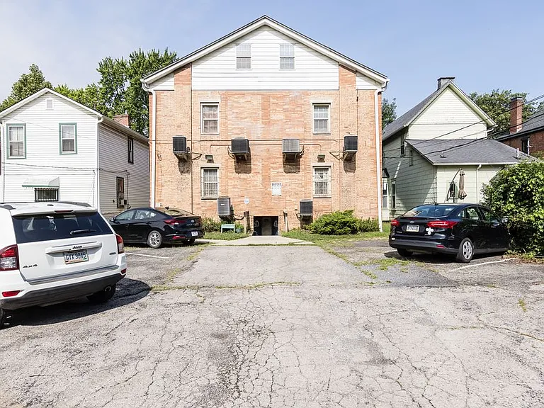 232 S Monroe Ave #UPSCALE LOFT — Photo 16