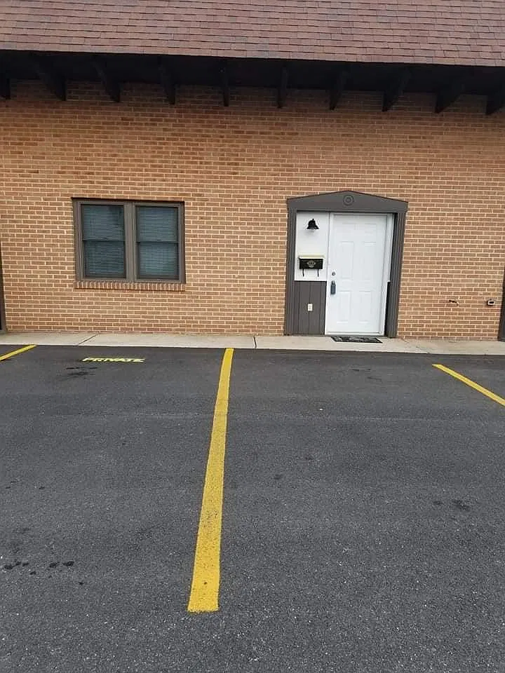 1 bed, 1.5 bath, 800 sqft, $1,850 — Photo 1