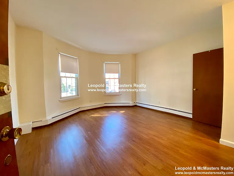 South Huntington Apartments — Photo 1