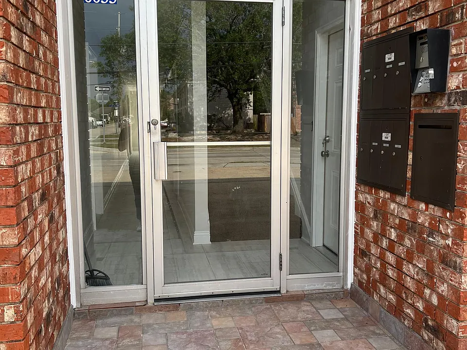 Front Entrance along with mail boxes