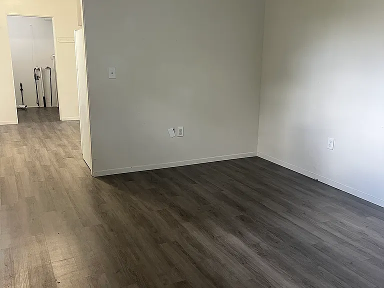 1217 Hillcrest Park Ave — Photo 8