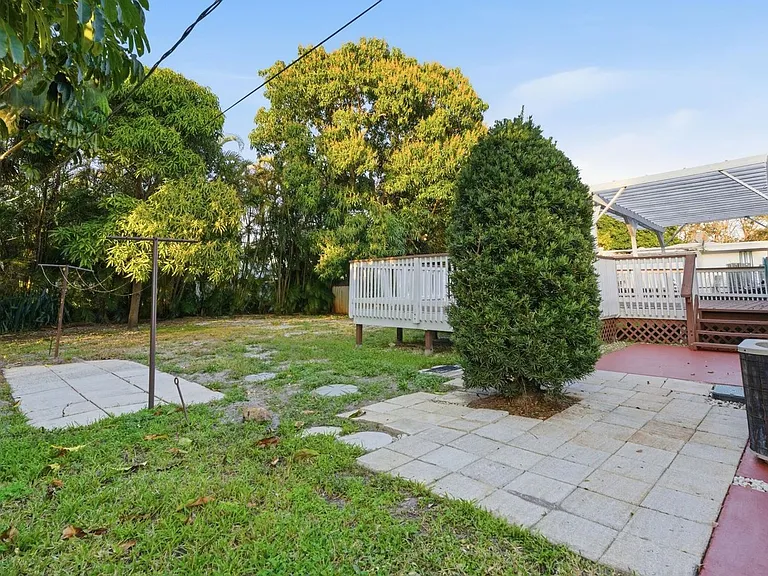 2545 Conroy Dr — Photo 15