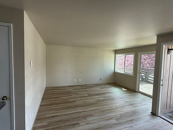 5th image of 4230 McKinley Ave #B4
