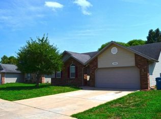 1016 W Thorngate Dr, Ozark, MO 65721