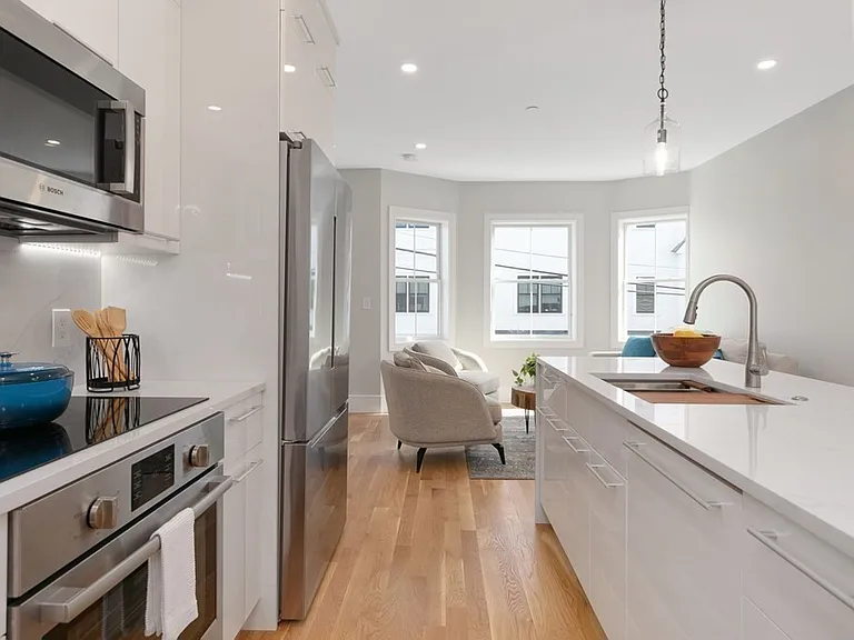 23 Berkshire St #2A — Photo 1