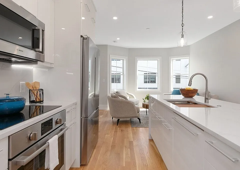 23 Berkshire St #2A