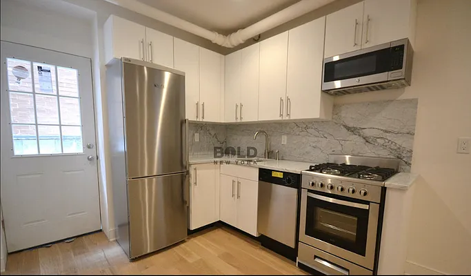 Rented by Bold New York | media 13