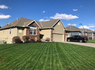 8800 NE 101st St, Kansas City, MO 64157
