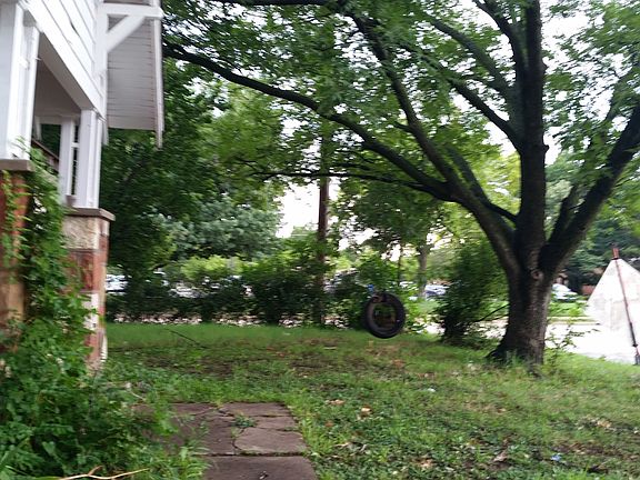 3rd image of 525 S Pine St
