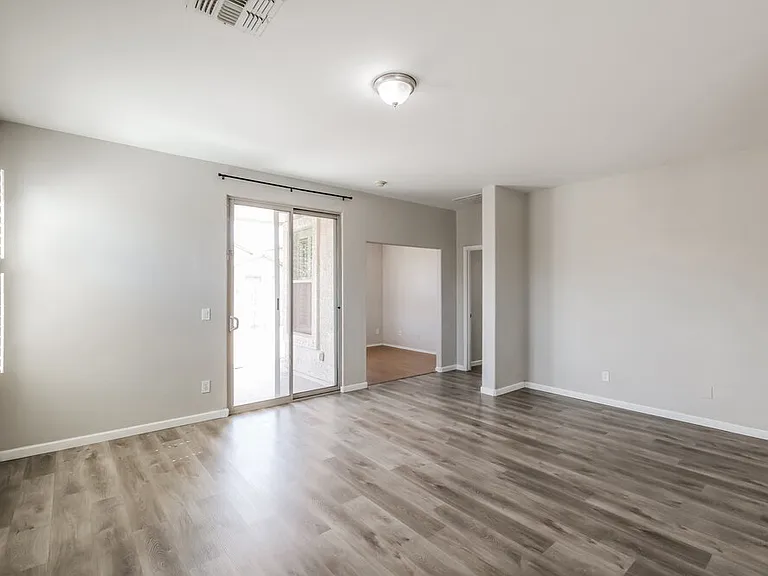 3432 W Apollo Rd — Photo 4