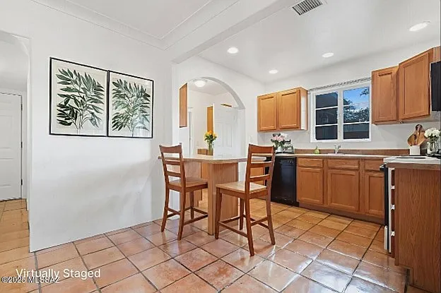 1308 E Spring St — Photo 8