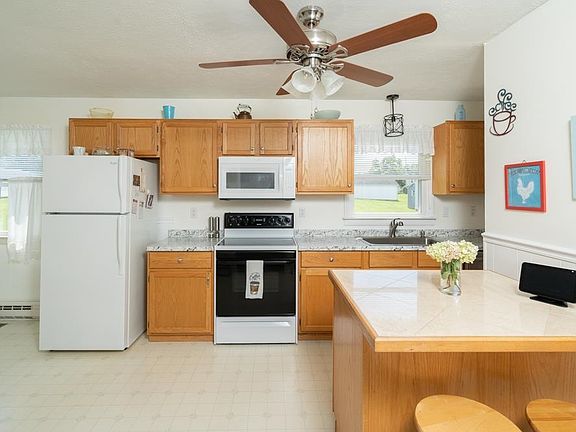 2nd image of 148 Massanutten Ave
