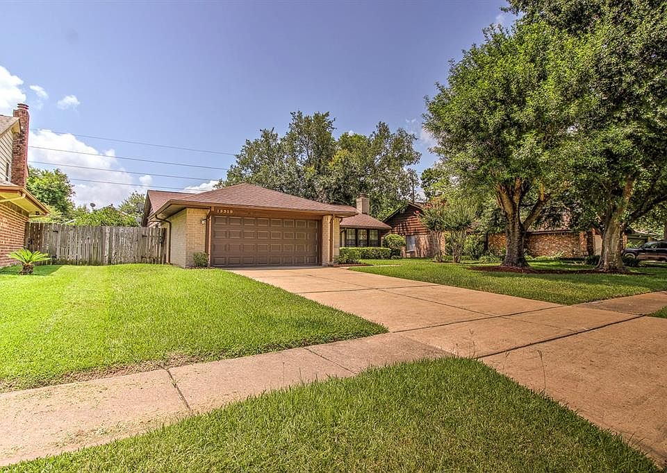 1st image of 15319 Barbarossa Dr