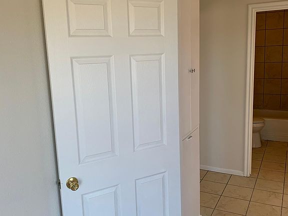5th image of 650 Glazebrook St #3