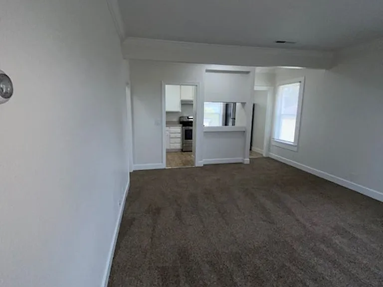 585 Laine St — Photo 18