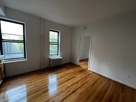 Rented by Salon Realty Corp | media 1