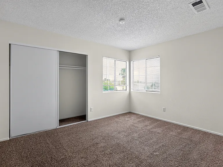 5413 Harmony St — Photo 9