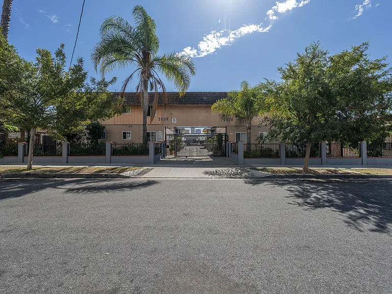 1008 S. Flower Street — Photo 1