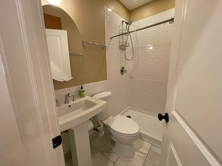 1506 W Polk St #1F — Photo 13