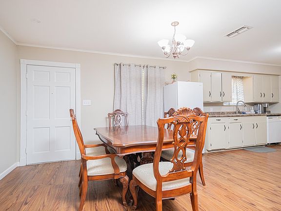 5th image of 105 Sherwood Dr