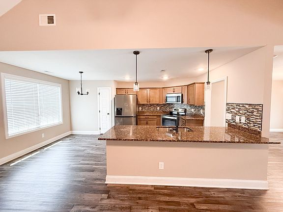 4th image of 350 Dugger Dr